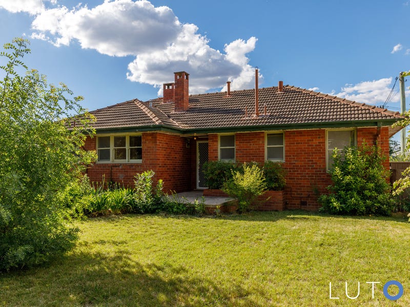 4 Barron Street, Deakin, ACT 2600 Property Details