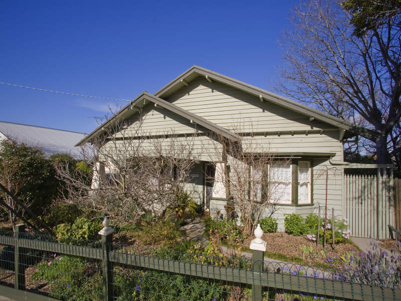 15 Buckland Avenue, Newtown, VIC 3220