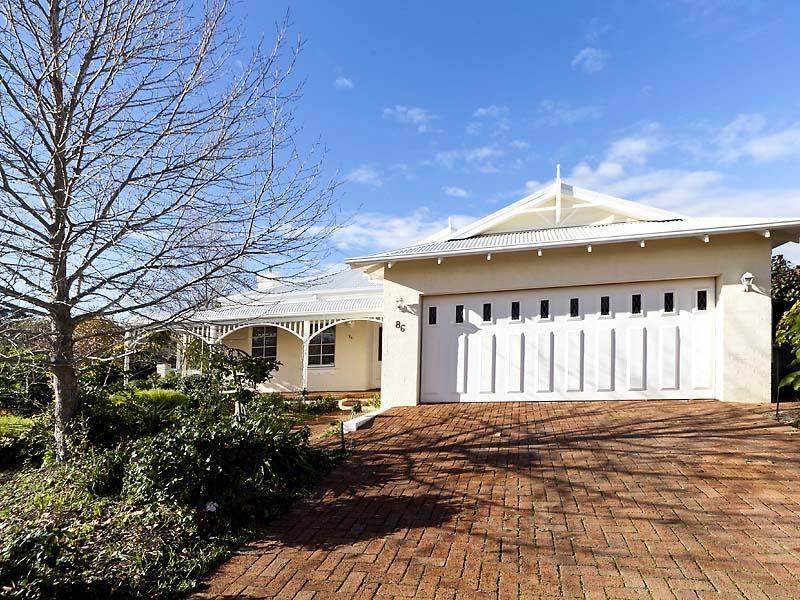 86 Lakeside Drive, Helena Valley, WA 6056