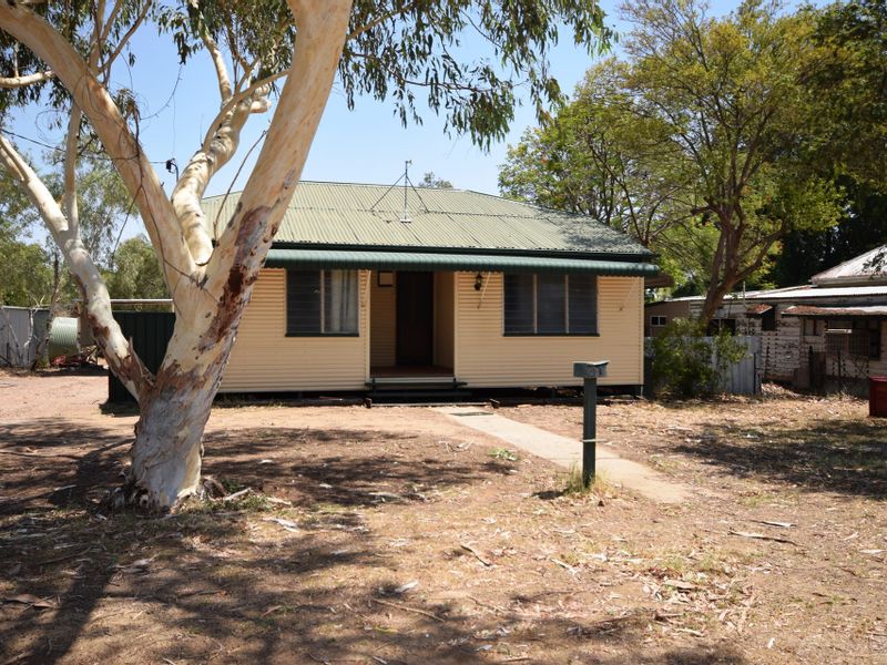 31 Brolga Street, Longreach, QLD 4730