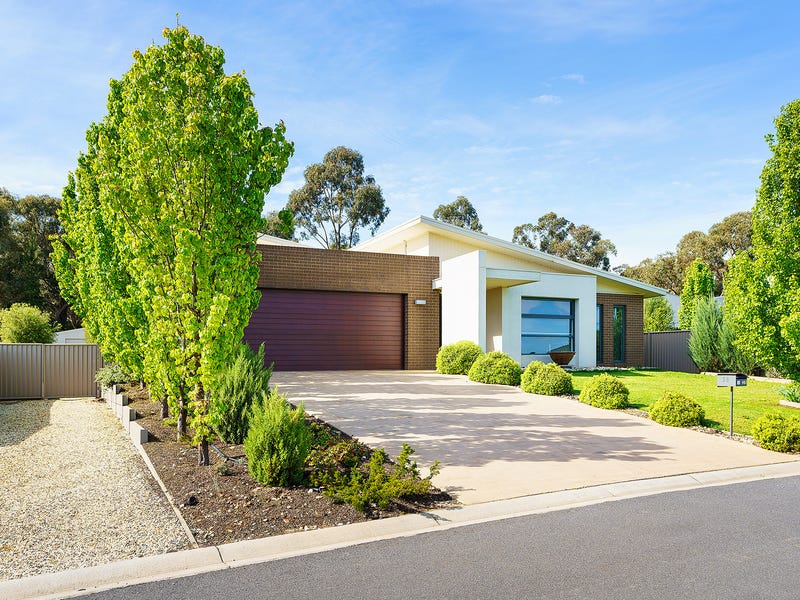 28 Phyllis Cres, Mckenzie Hill, VIC 3451