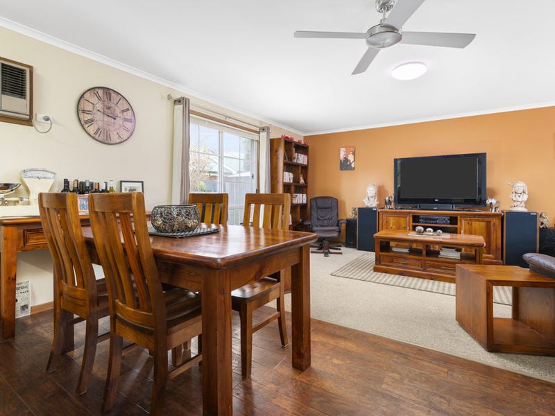 2/549 Roach Street, Lavington, NSW 2641 Property Details