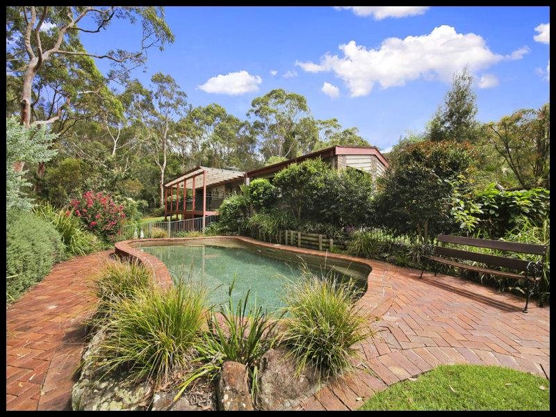 8 Tea Tree Place, Kirrawee, NSW 2232