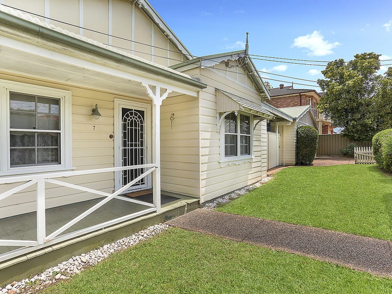 7 Queensbury Road, Penshurst, NSW 2222 Property Details