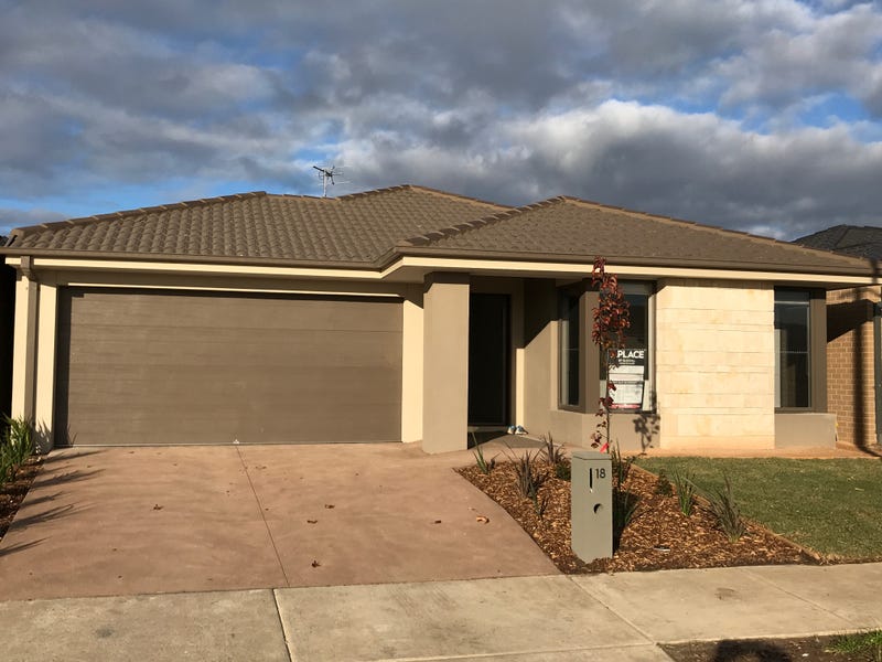 18 Shearwater Drive, Armstrong Creek, VIC 3217