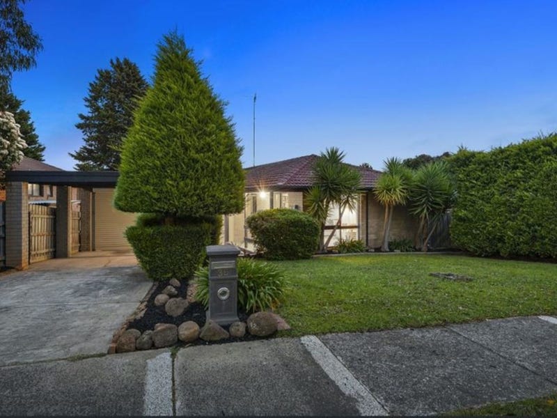 35 Peebles Street, Endeavour Hills, VIC 3802