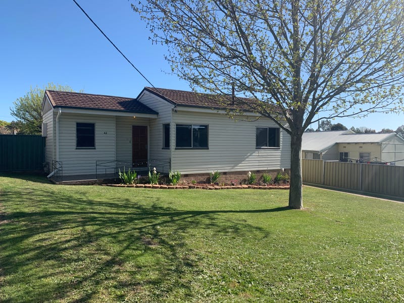42 Churchill Avenue, Orange, NSW 2800