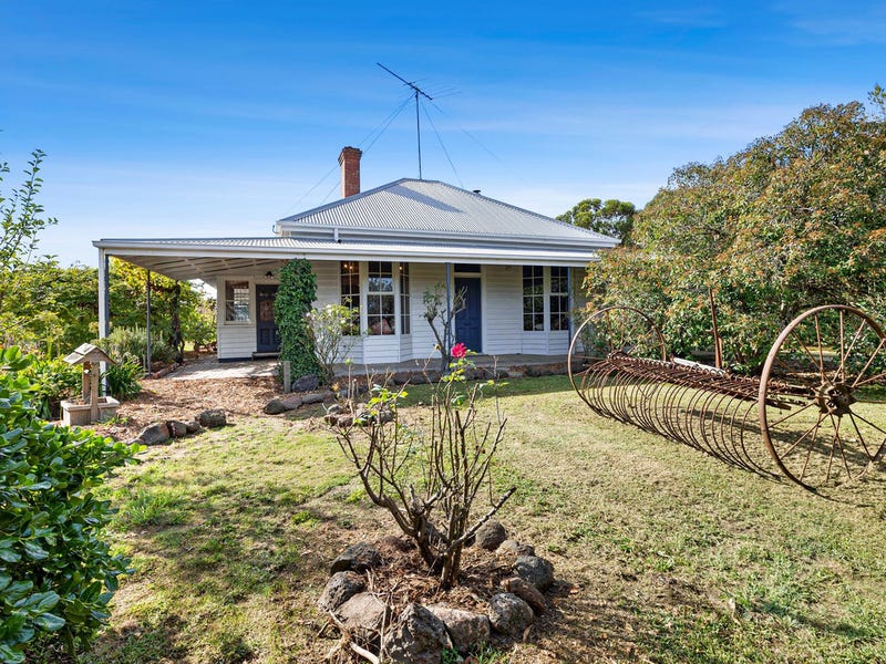 15 Collins Street, Winchelsea, Vic 3241 Property Details