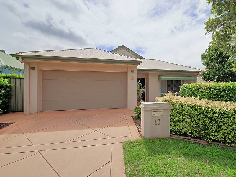 13 Fig Tree Place, Ormiston, Qld 4160 Property Details