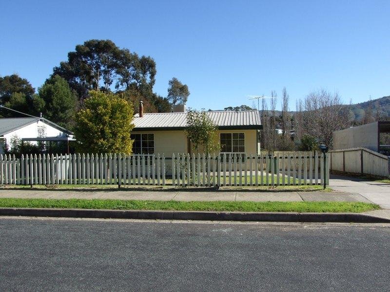 5 Barree Street, Tallangatta, Vic 3700 Property Details