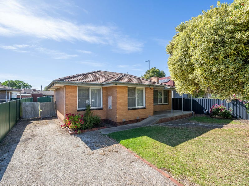 3 DUNROBIN STREET, Shepparton, Vic 3630 Property Details