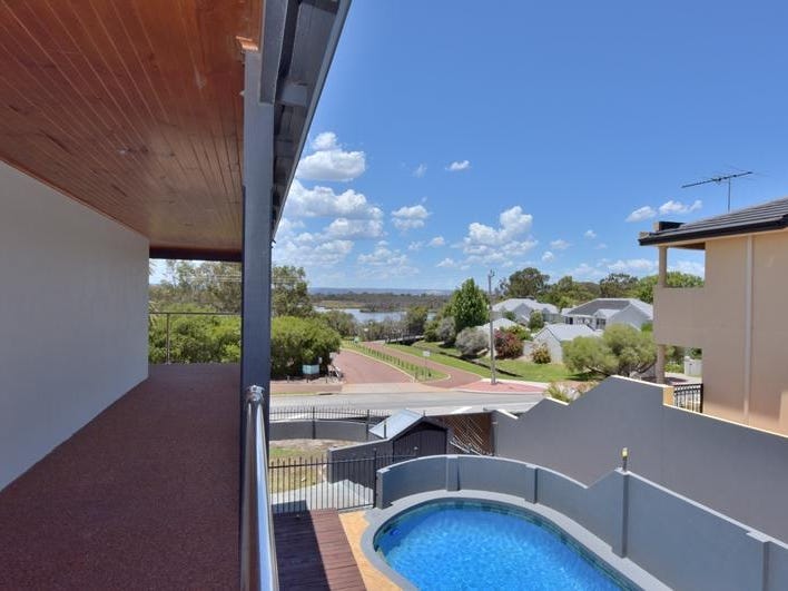 447 Riverton Drive E, Riverton, WA 6148