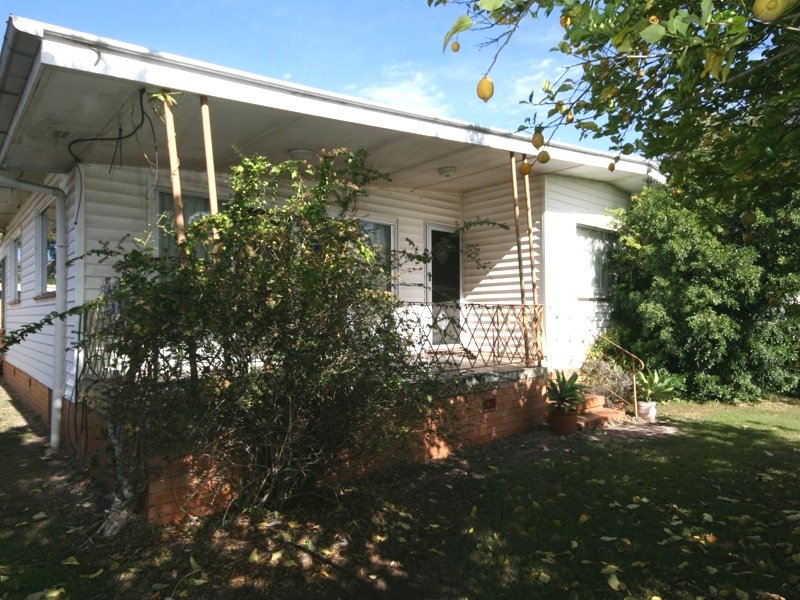 11 Harding Street, Raceview, Qld 4305 Property Details