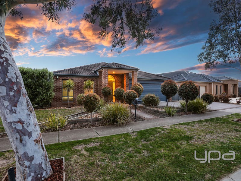 14 Eildon Avenue, Manor Lakes, VIC 3024