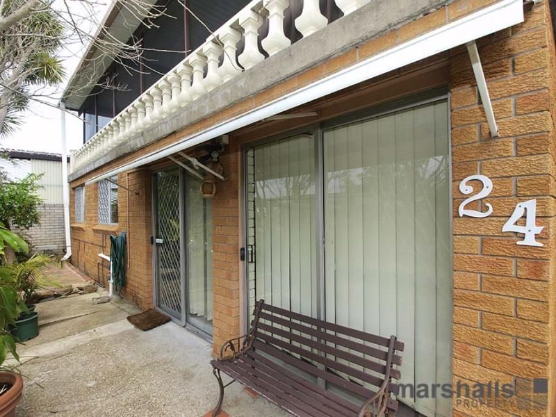 24 Calverton Cres, Belmont North, NSW 2280