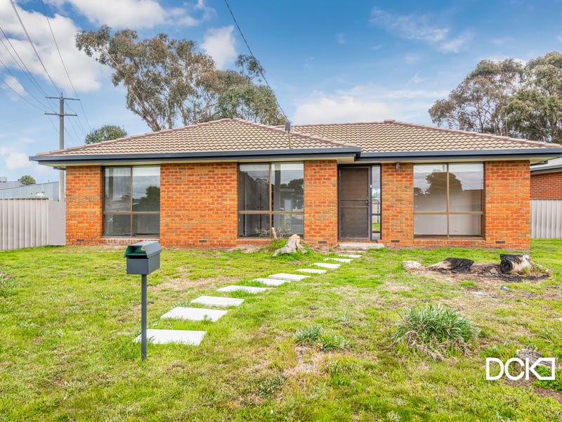 320 Mackenzie Street W, Kangaroo Flat, VIC 3555