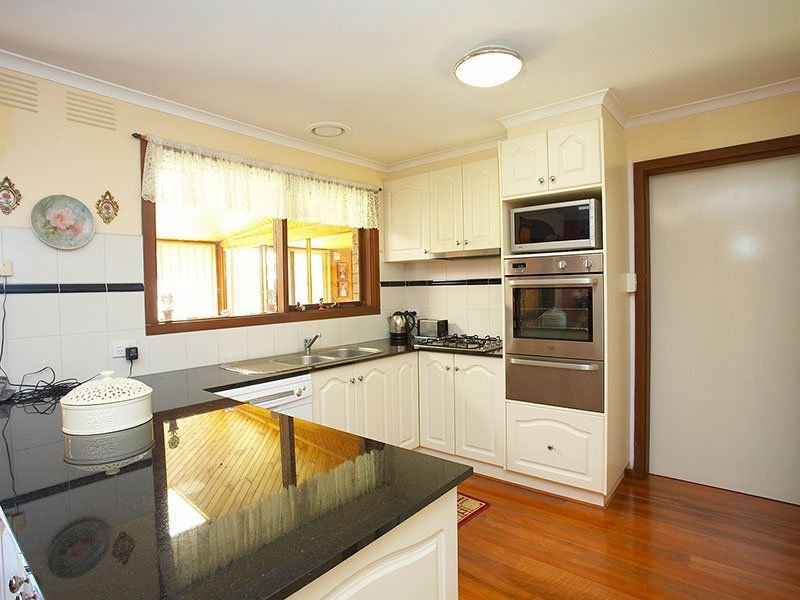 35 Roach Drive, Altona Meadows, VIC 3028