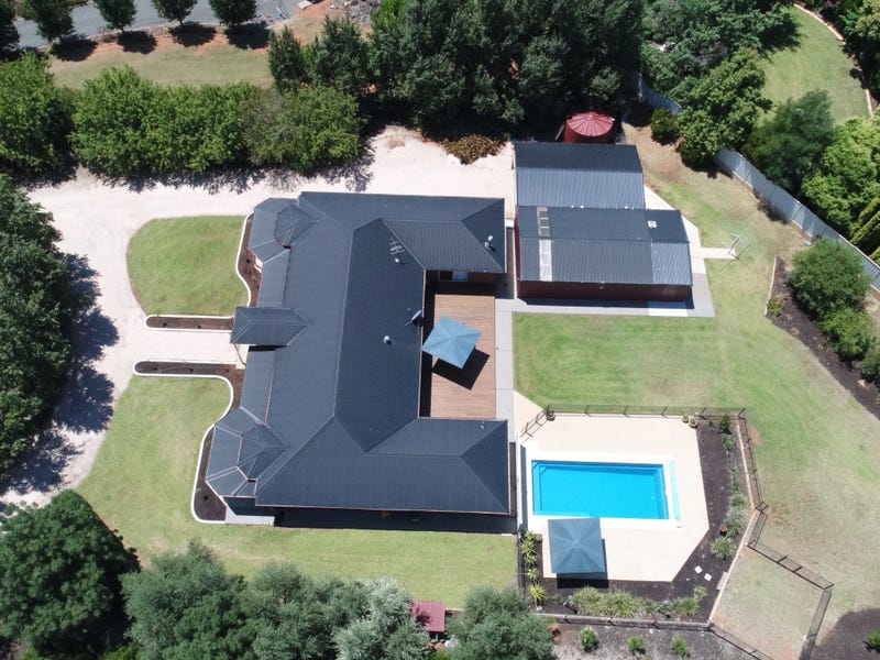 18 Bella Vista Drive, Lake Wyangan, NSW 2680