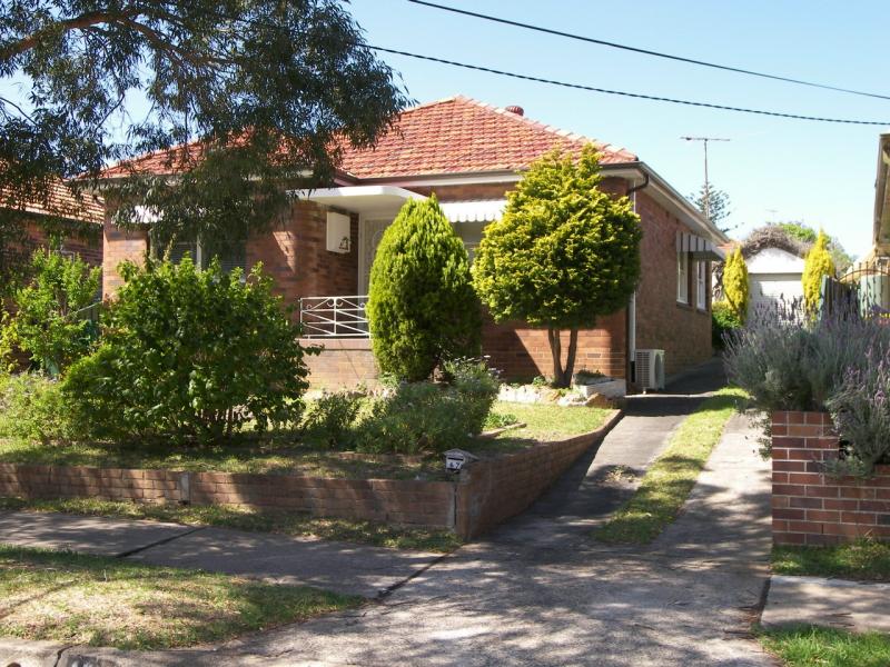 47 Chisholm Avenue, Clemton Park, NSW 2206