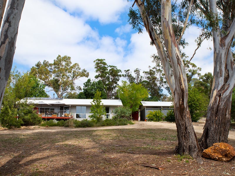 142 Vaughan Springs Road, Yapeen, Vic 3451 Property Details