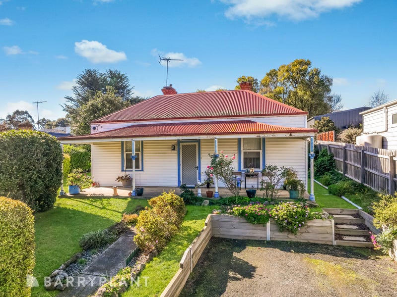 4 Victoria Parade, Kilmore, Vic 3764 House for Sale