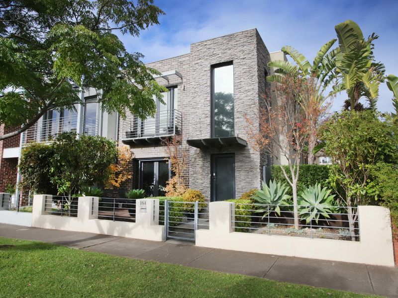 164 Edgewater Boulevard, Maribyrnong, Vic 3032 Property Details