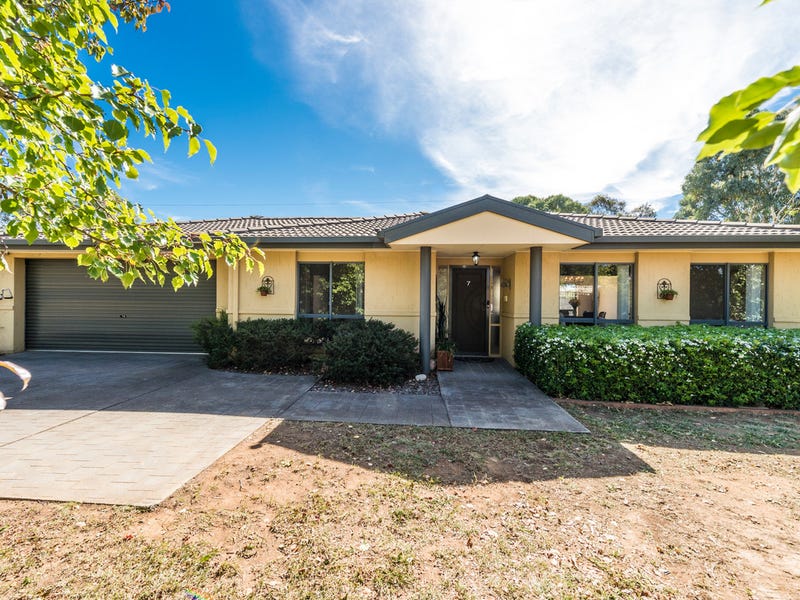 7/18 Rainbow Place, Latham, ACT 2615 Property Details