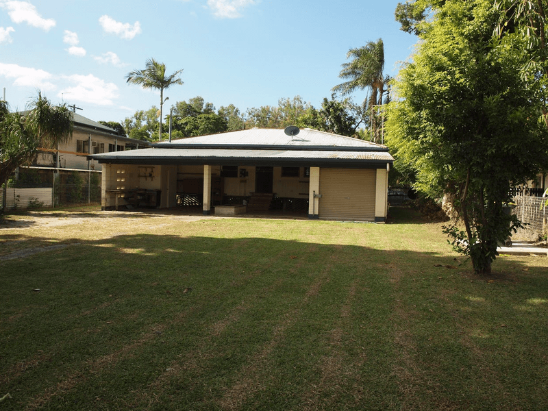 7 Ward Street, Mooroobool, Qld 4870 House for Sale