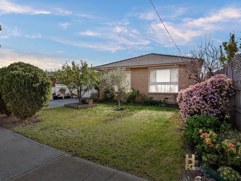 4 Shawlands Drive, Tullamarine, VIC 3043 - realestate.com.au