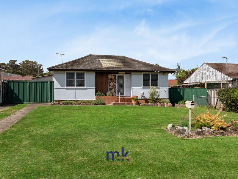 14 Fitzpatrick Crescent, Casula, NSW 2170 Property Details