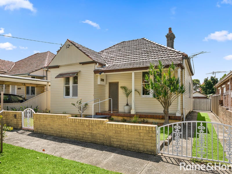 42 Fleet Street, Carlton, NSW 2218 Property Details