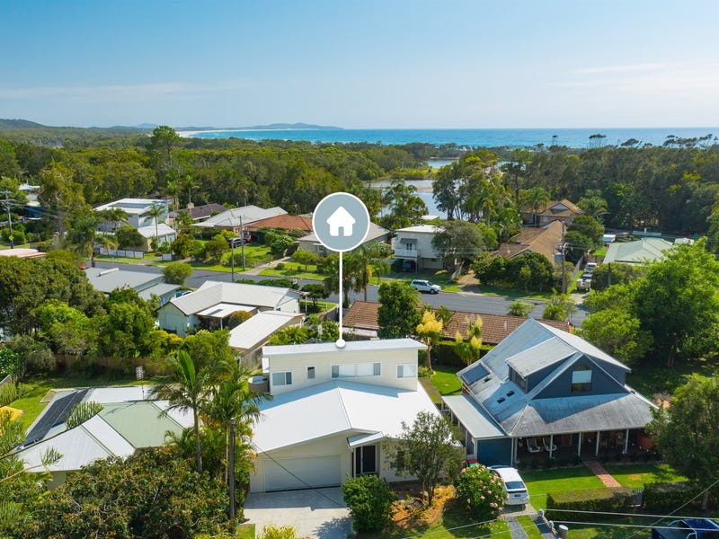 51 Pacific Street, Crescent Head, NSW 2440