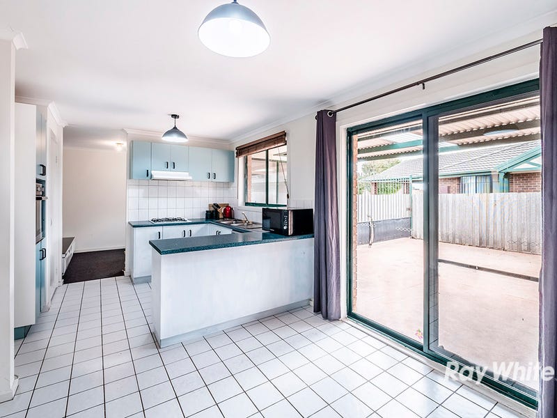 56 Scarborough Avenue, Cranbourne West, VIC 3977