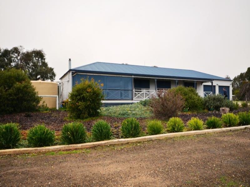 17 Broadway, Lockwood South, VIC 3551