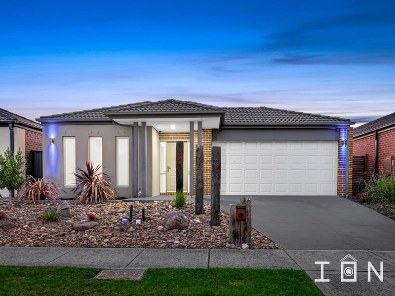 82 Selandra Boulevard, Clyde North, VIC 3978 - realestate.com.au