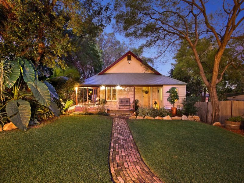 27 Victor Road, Brookvale, NSW 2100 Property Details