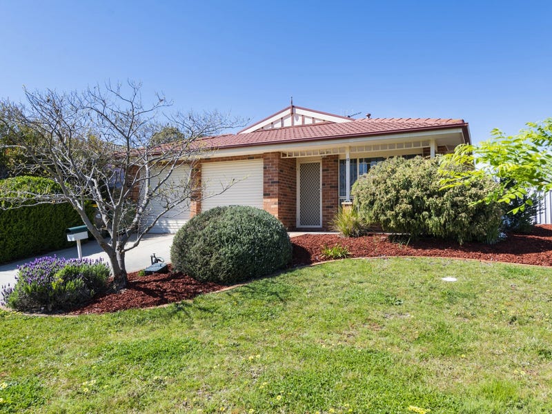 10 Thomas Royal Gardens, Queanbeyan, NSW 2620 Property Details