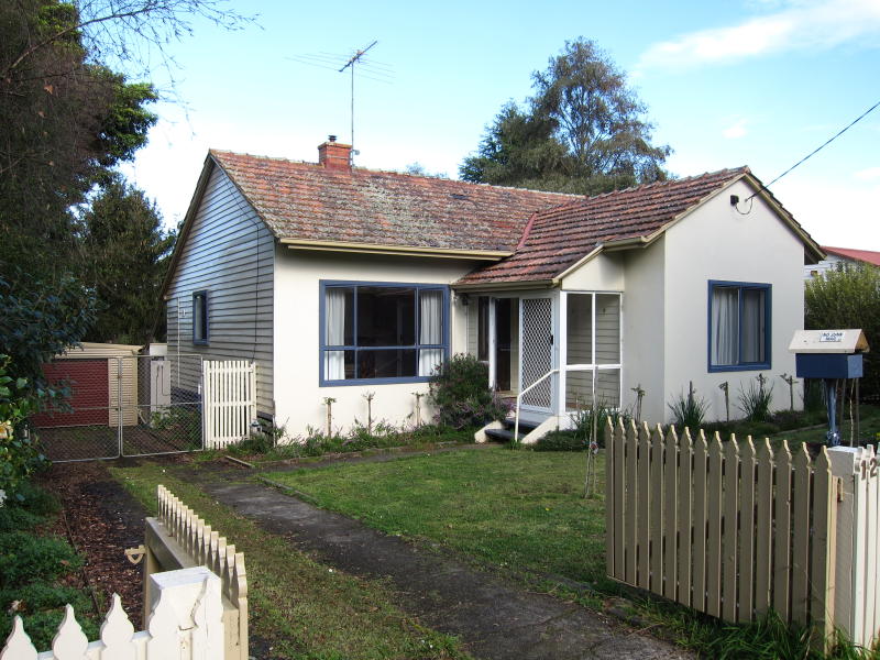 12 Centre Avenue, Warragul, VIC 3820