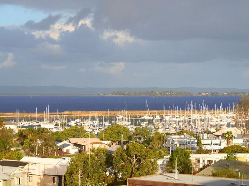 116 CARLTON Tce, Manly, Qld 4179 Property Details