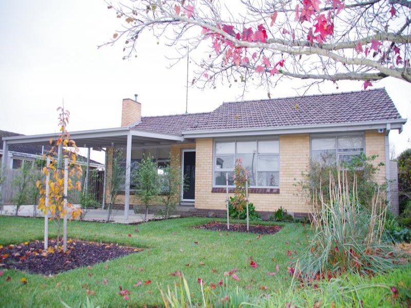 1/104 Cooke Street, Redan, VIC 3350