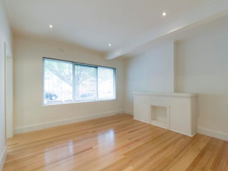 2/34 Bendigo Avenue, Elwood, Vic 3184