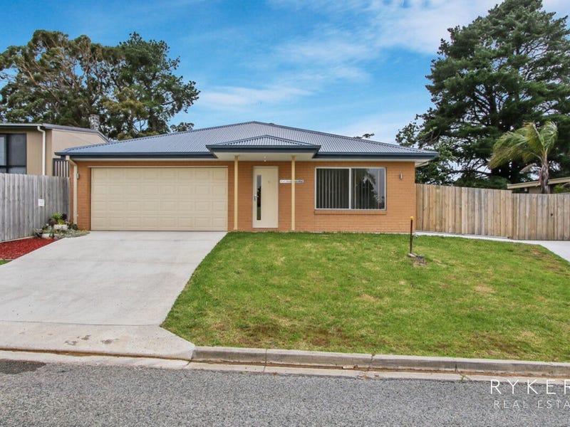 11 New Street, Lakes Entrance, VIC 3909 - realestate.com.au