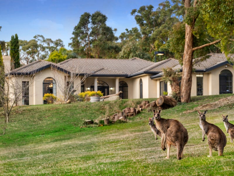 24 Greenwood Grove, Woodend, Vic 3442 House for Sale