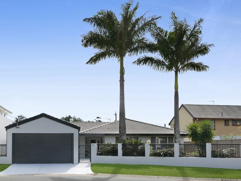 17 Constance Avenue, Mermaid Waters, QLD 4218