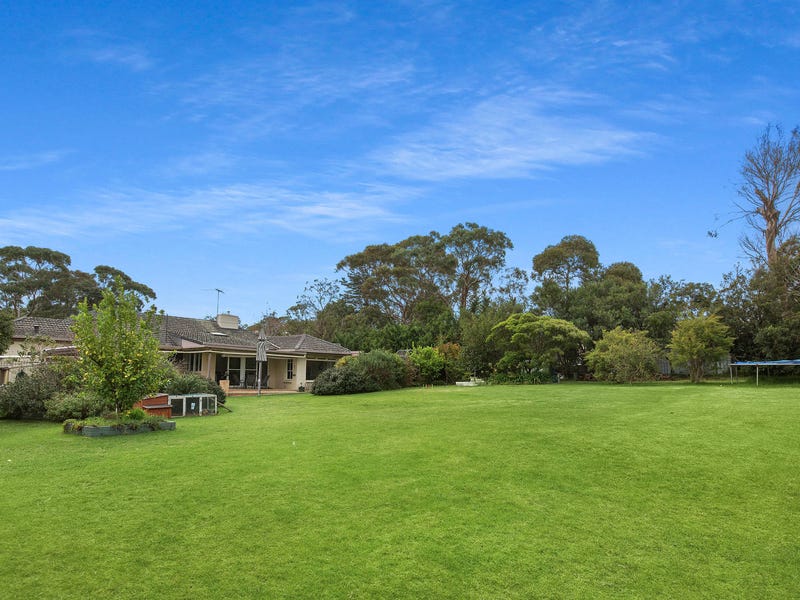 15 Amesbury Road, Mount Eliza, VIC 3930 - realestate.com.au