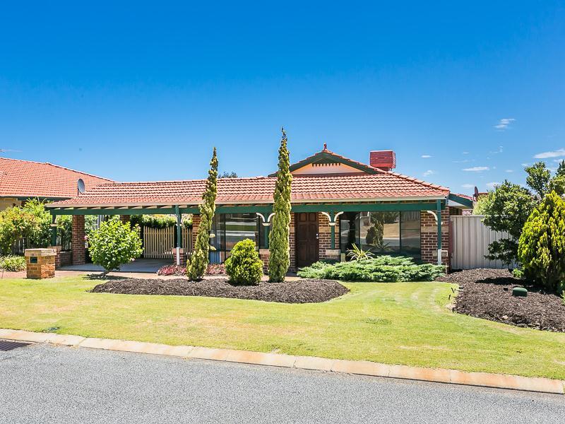 16 Dumbarton Loop, Kinross, WA 6028 Property Details