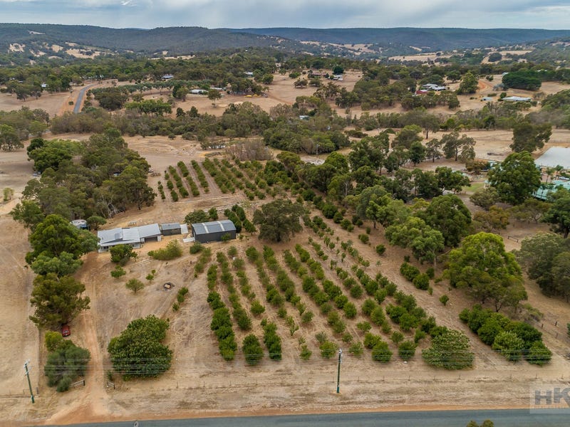 93 Meadowbrook Ramble, Bullsbrook, WA 6084 Property Details