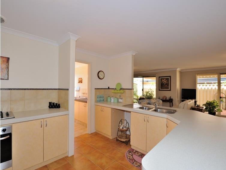 10 Harrington Waters Drive, Waikiki, WA 6169 Property Details