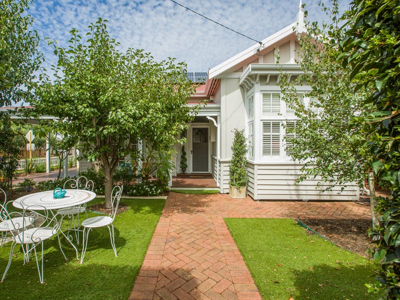 11 Sampson Road, Bunbury, WA 6230