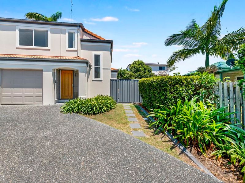 9/3840 Robert Street, Labrador, Qld 4215 Property Details